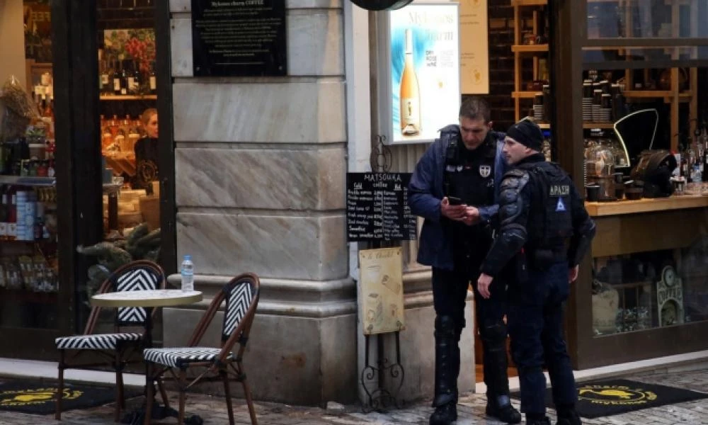 Επίθεση στην Ερμού: Ο πατέρας της άτυχης φοιτήτριας που μαχαιρώθηκε μιλά για πρώτη φορά (Βίντεο)